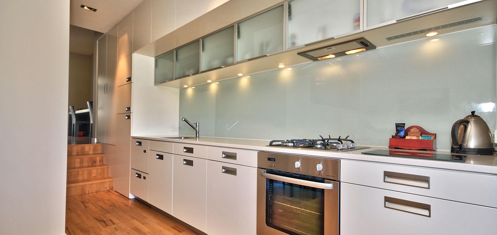Swiss-Belsuites Pounamu Queenstown Exterior photo A modern kitchen