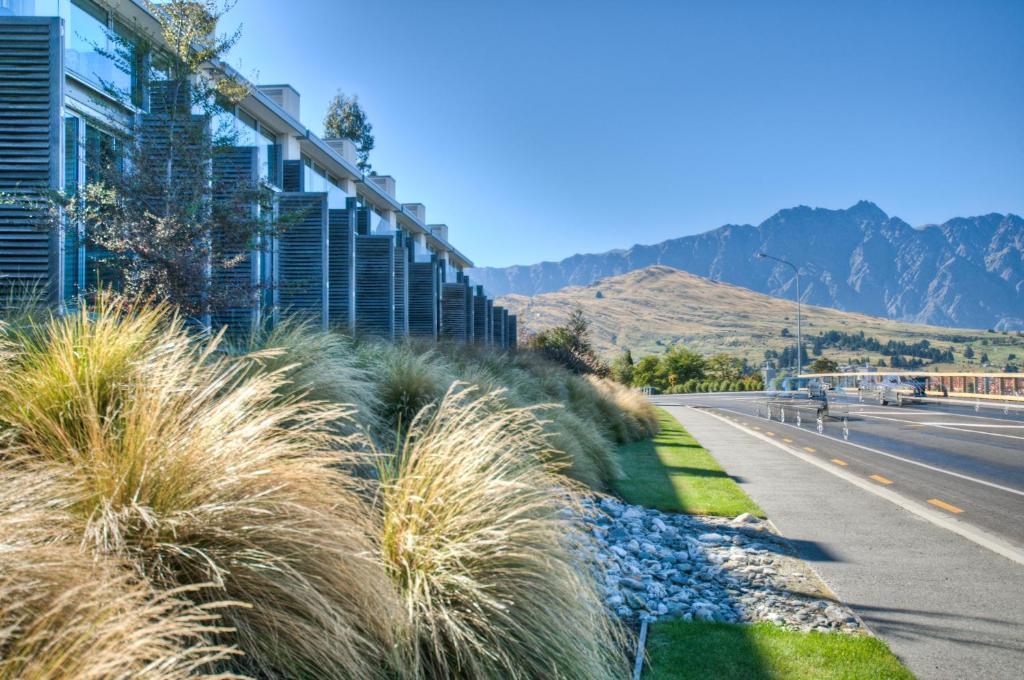 Swiss-Belsuites Pounamu Queenstown Room photo View of the Southern Alps from the Innovation Hub