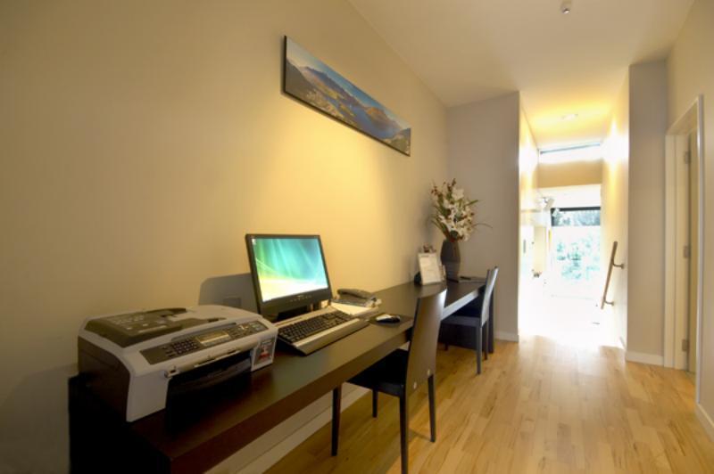 Swiss-Belsuites Pounamu Queenstown Exterior photo A typical study room