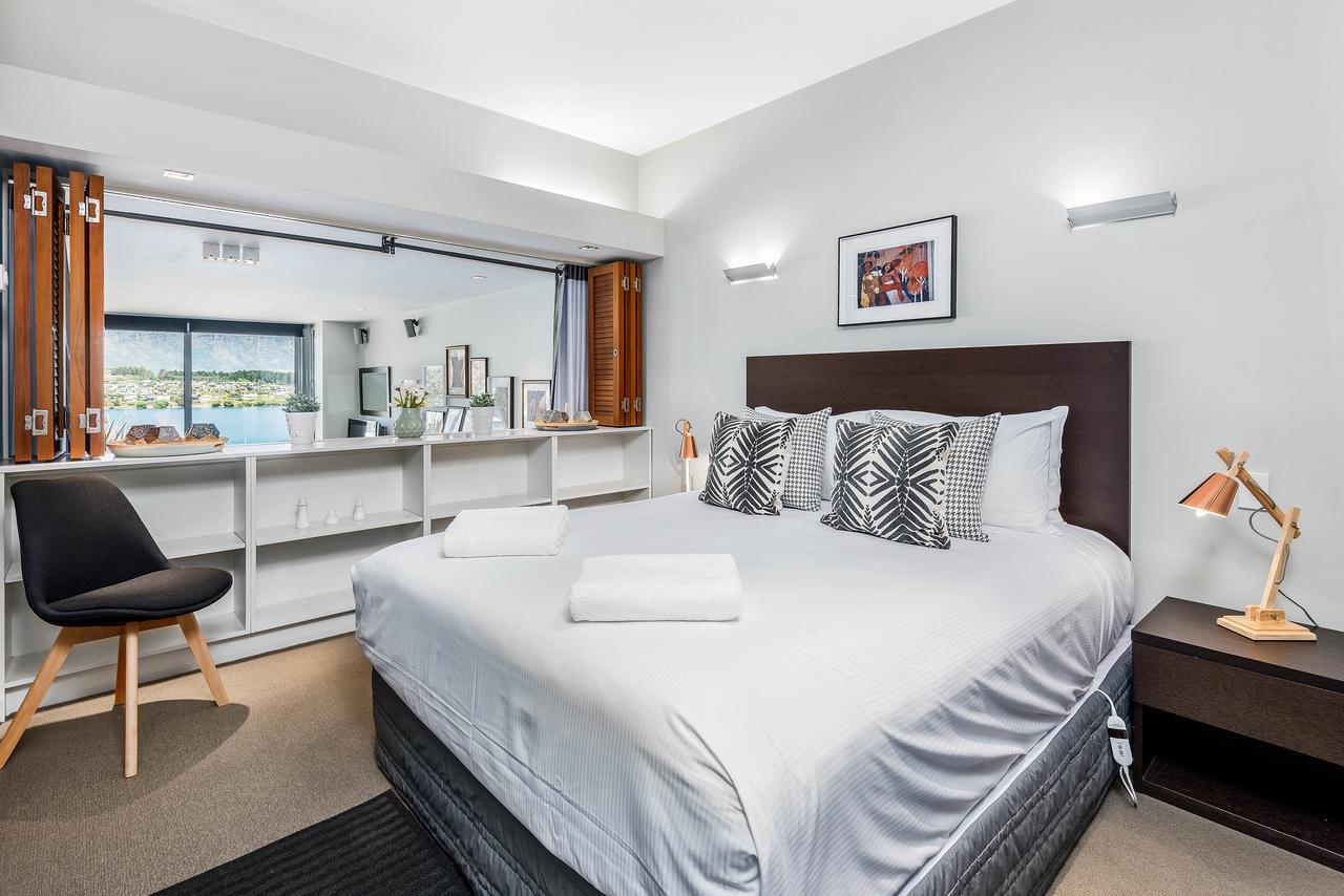 Swiss-Belsuites Pounamu Queenstown Exterior photo A bedroom at the hotel